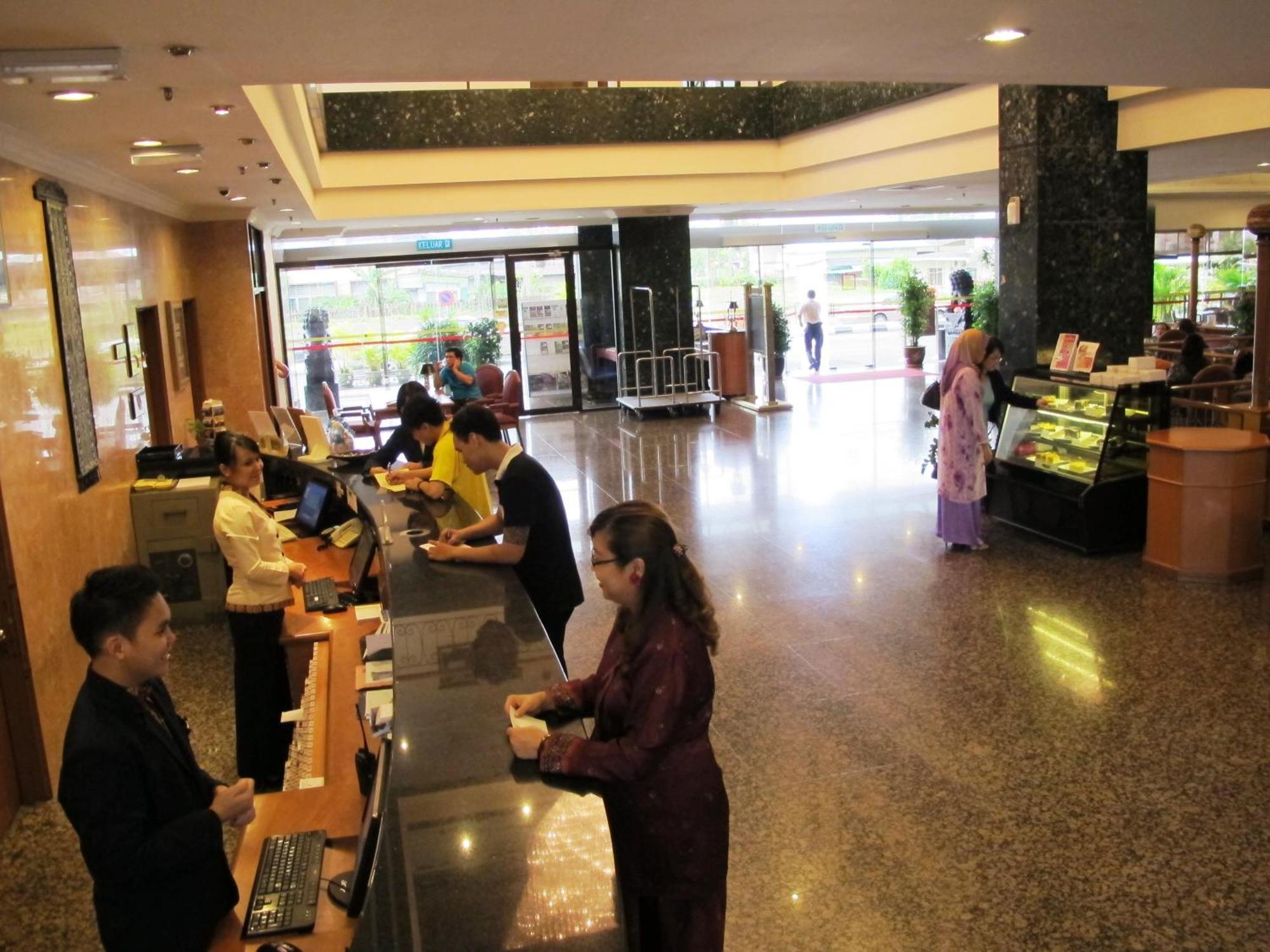 Hotel Grand Continental Kuching Exterior foto